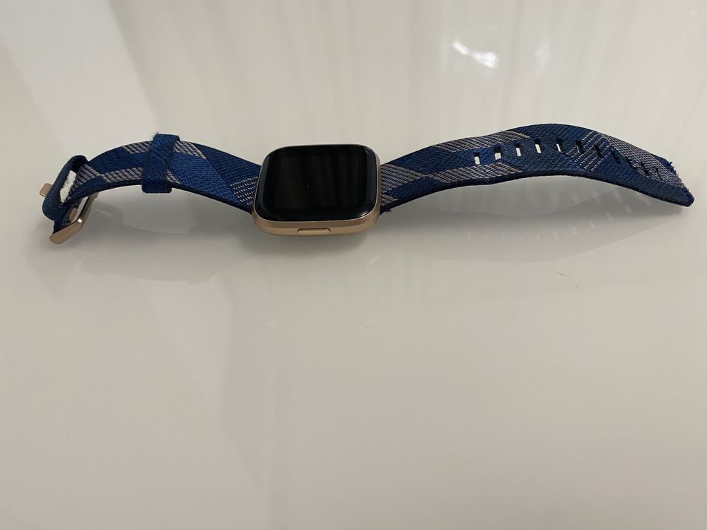 Smart часовник  Fit bit  Versa 2