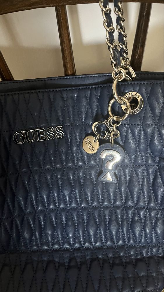 Дамска чанта Guess