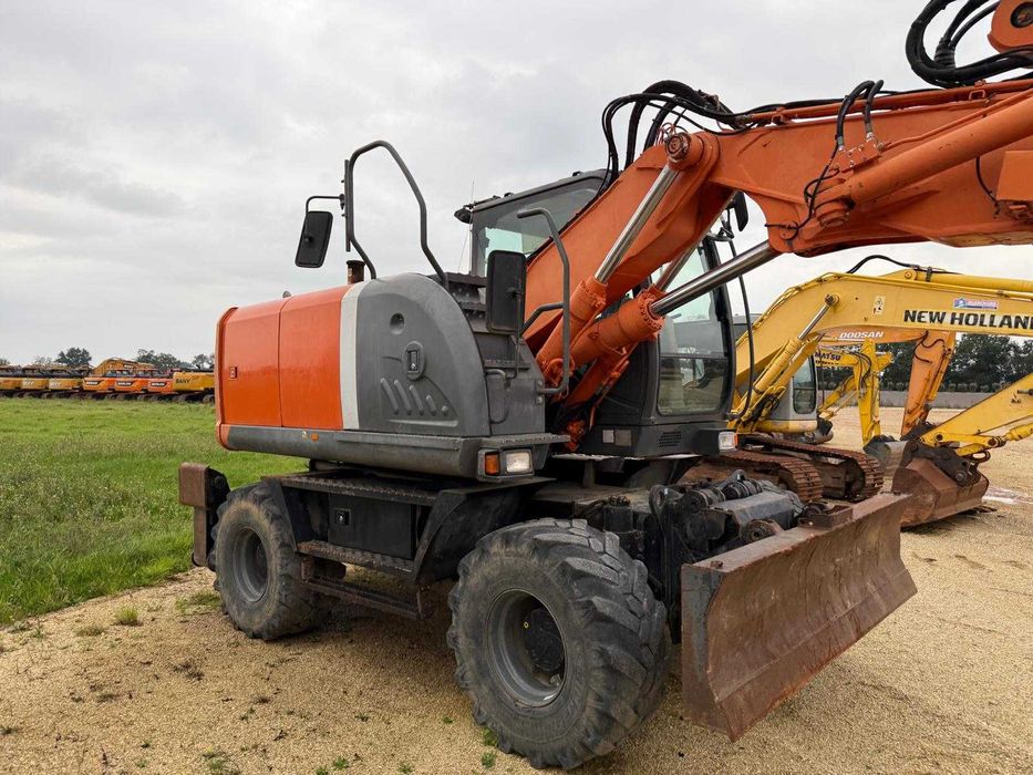 De vanzare excavator Hitachi ZX-140W-3