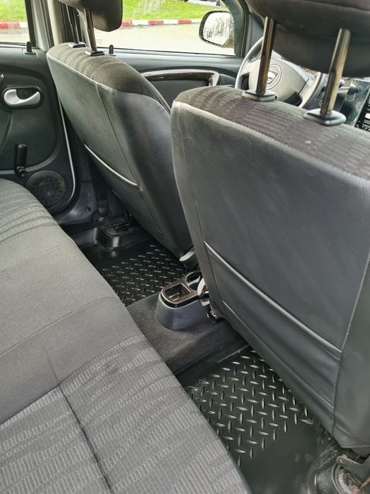Dacia Duster 1.6 i