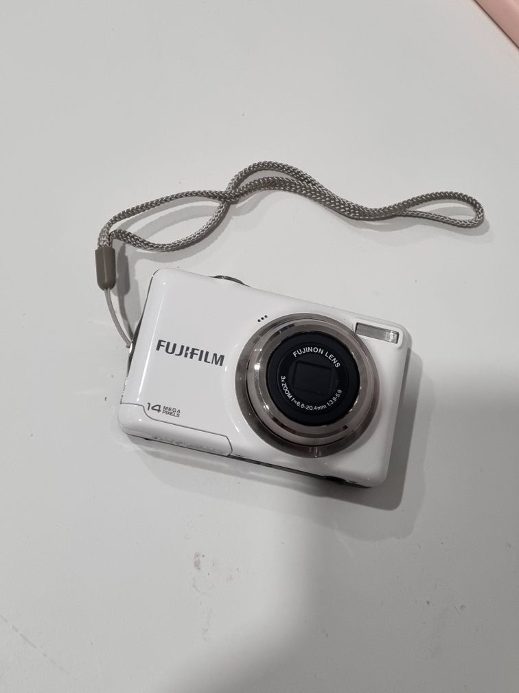 Aparat foto / Camera digitala  Fujifilm perfect funcționala