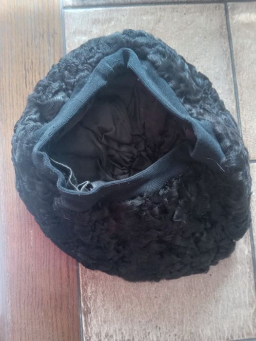 Haina de astrahan +caciula