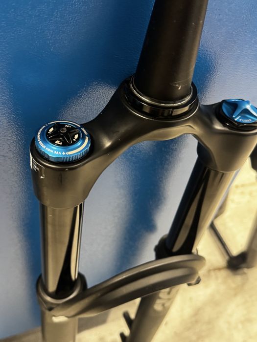 Fox 36 38 Grip2 Rock Shox Pike вилки шокове