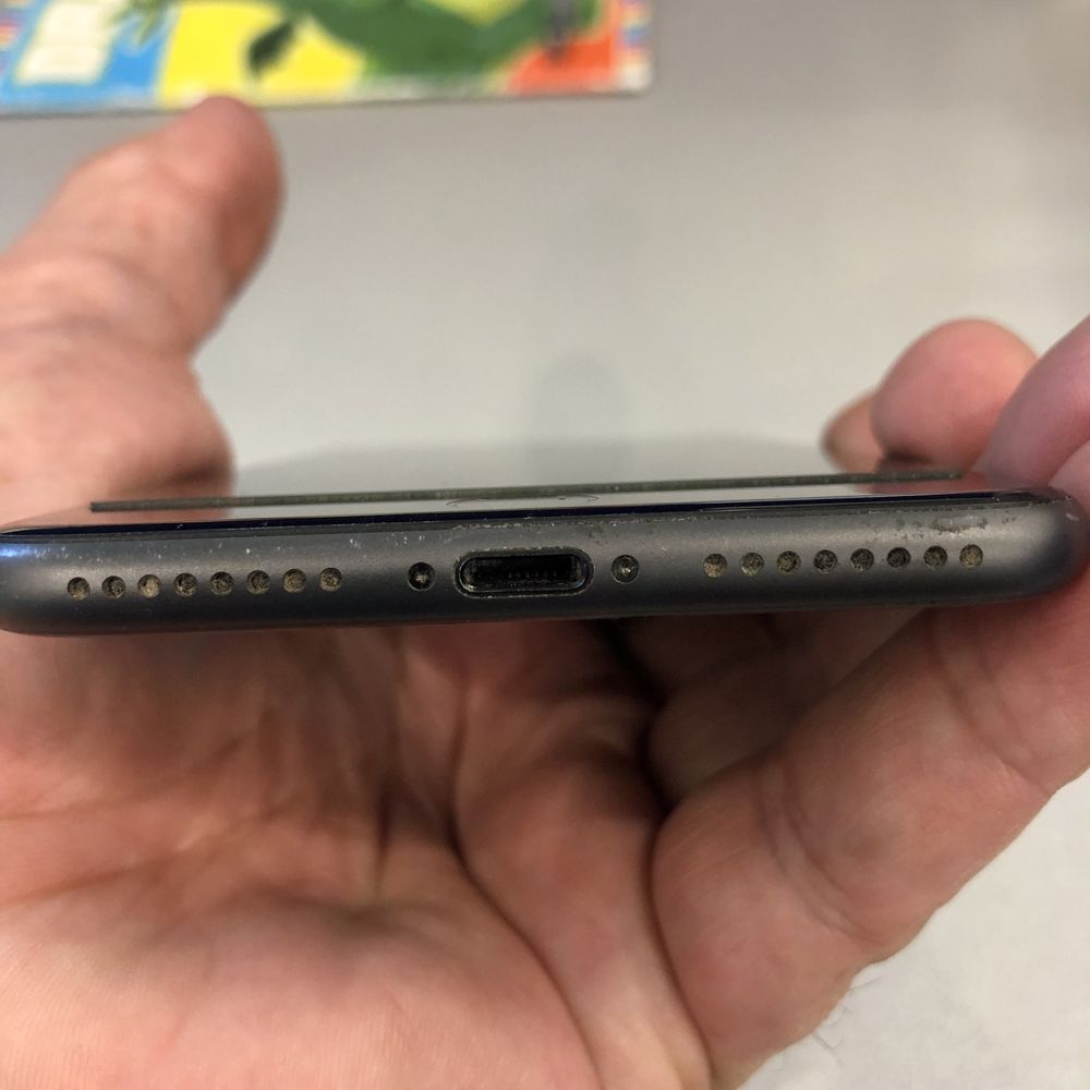 iPhone 8+. Перфектен!