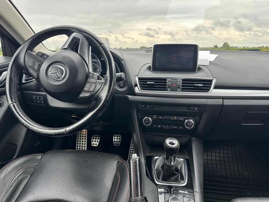 vând Mazda 3 2015