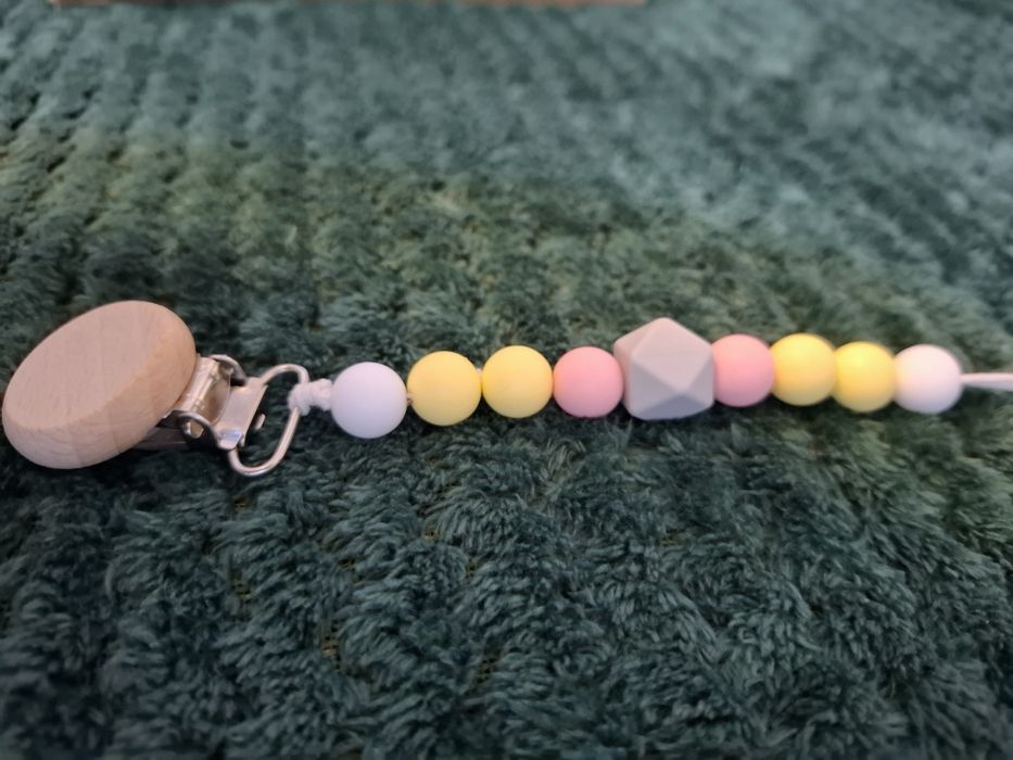 Lantisoare de suzeta