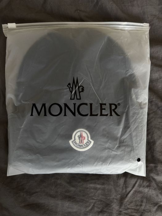 Caciula Moncler Neagra
