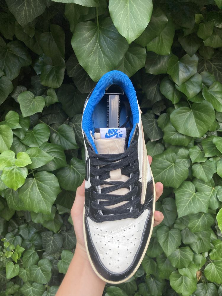 Jordan 1 low travis scott fragment