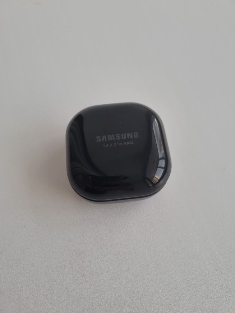 Продам Наушники Samsung Galaxy Buds live