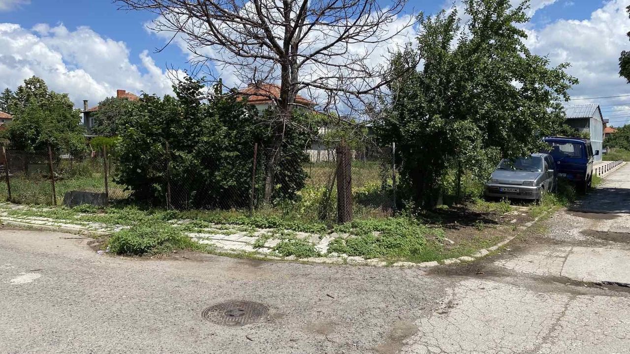 Продава се Парцел в с. Мрамор, Област София-град - 430 кв.м за 233 €/кв.м - Снимка #2