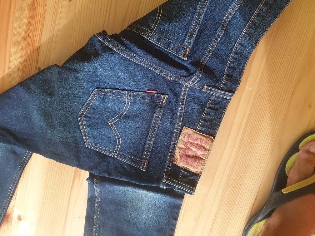 Унисекс дънки на Levi's