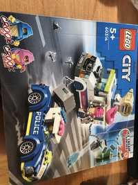 Lego city-Poliția in urmărirea furgonetei cu inghetata
