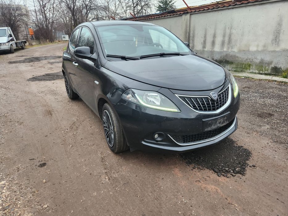 За Части Lancia Ypsilon 1.0 hybrid 2022г