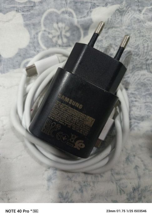 Продам зарядное устройство на Самсунг