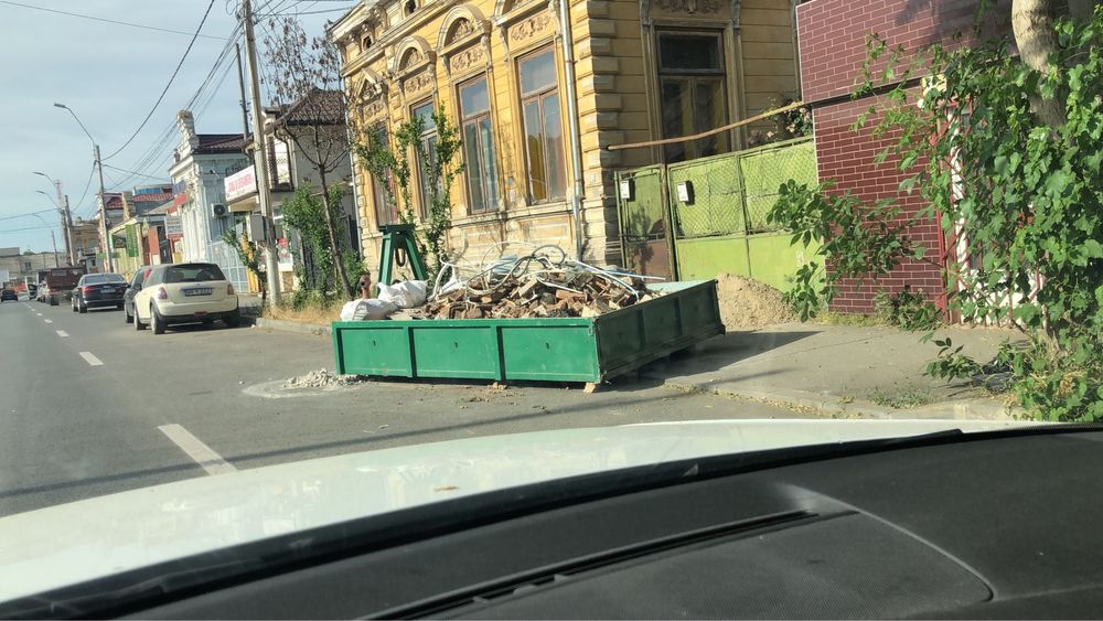 CONTAINERE MOLOZ VRAC-SACI-Demolari-Pamant-Diverse Debarasari-Bobcat.