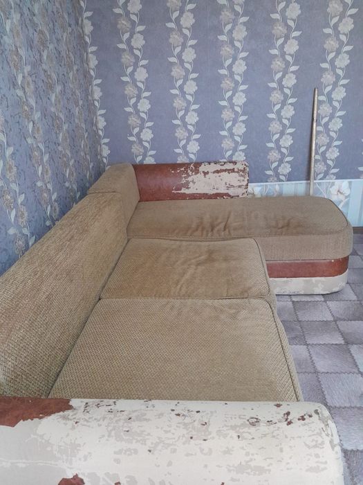 Отдам диван даром