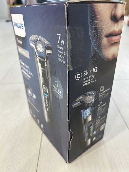 Aparat de ras electric Philips Series 7000 S7887