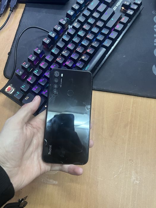 Продам Редми нот 8