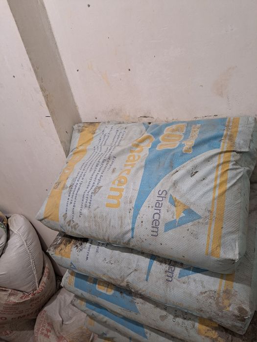 Продам кз и цемент остался лишным район бурова 10