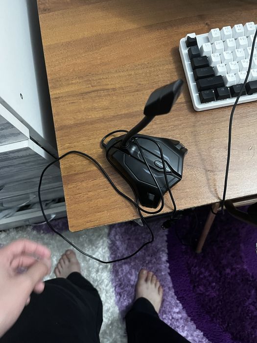 Продаю микрофон за 4к в новом состояни продаю так как уменя уже другая