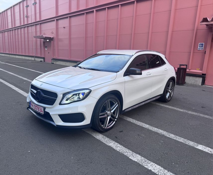 Mercedes  gla pachet amg 4 matric 2.0 benzina 210 cp