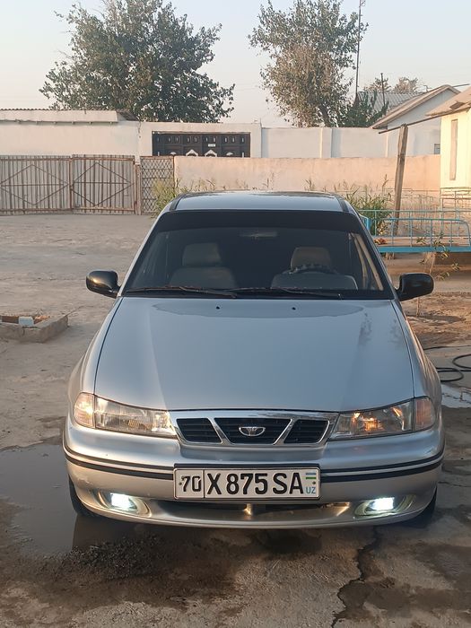 Moshina sotiladi narxini kelishsak buladi