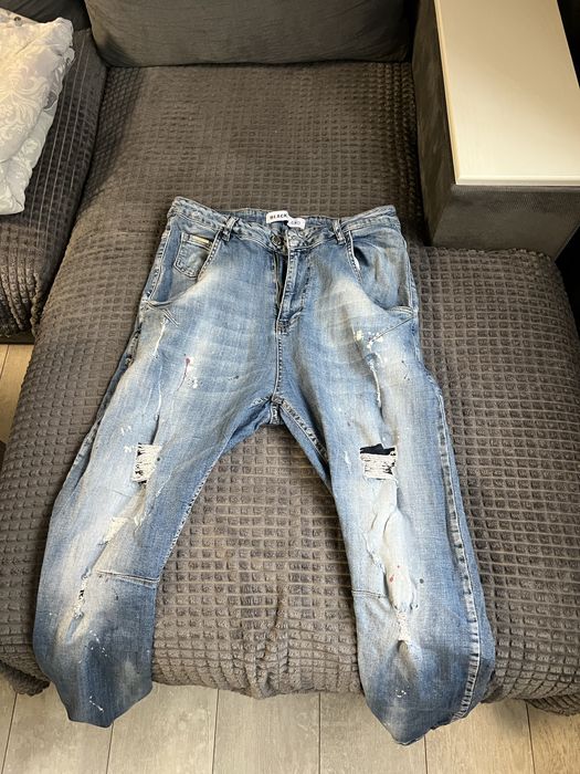 Дънки размер M.