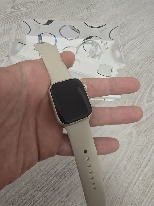 Apple Watch Series 7 GPS, 41mm - Starlight Aluminium Case