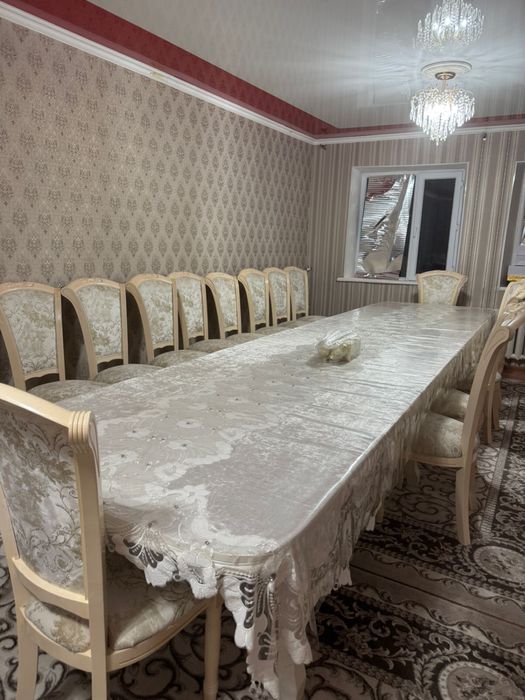 Стол  и    стулья