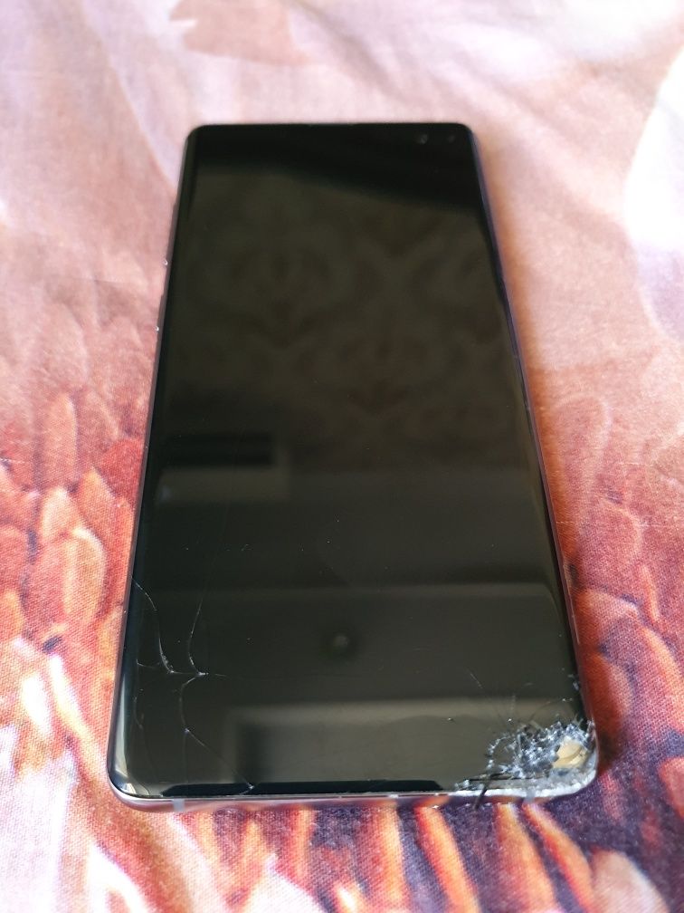 Продаётся Samsung galaxy s10+