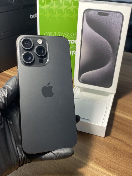 iPhone 15 Pro Max • 256 GB • Black Titanium