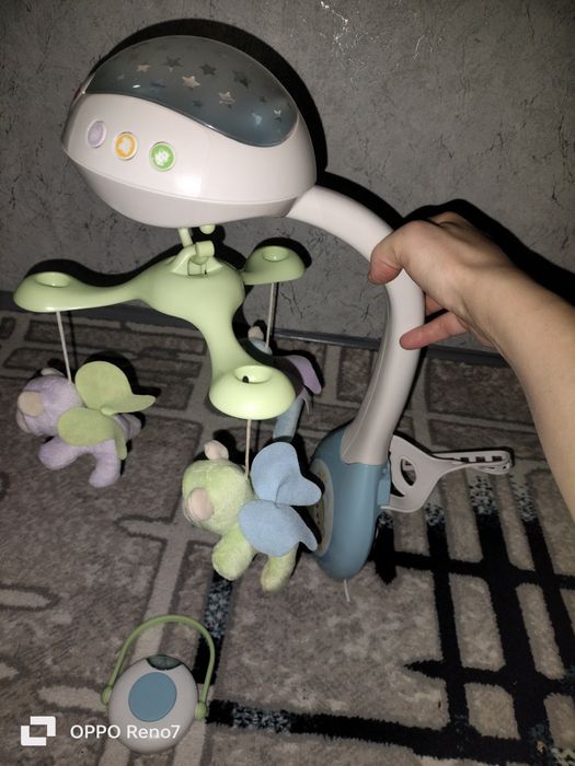 Продаётся каруселька на кроваткy