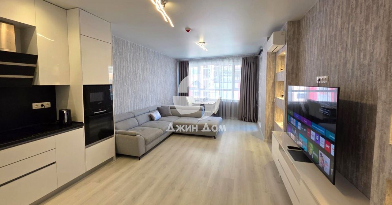 Продава се Двустаен апартамент в Бургас, Славейков - 84 кв.м за 2739 €/кв.м - Снимка #1