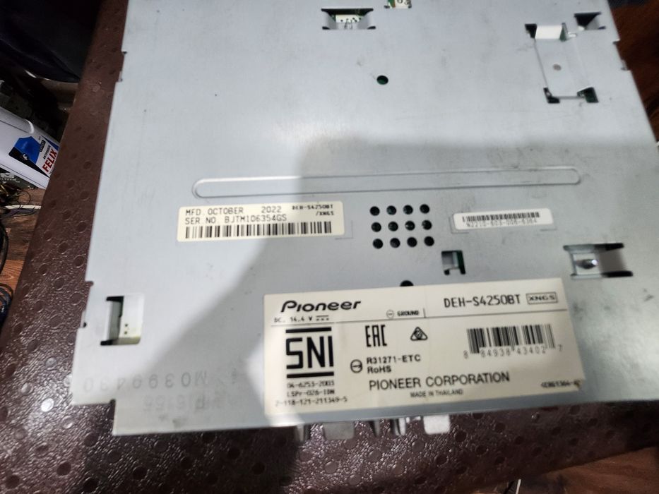 Продам магнитолу пионер 4250 бт