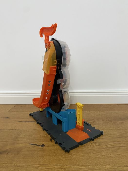 Set de joaca Hot Wheels City - Vulcanizarea Super Twist