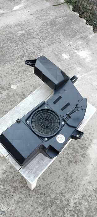 Subwoofer Audi A4 b7 avant