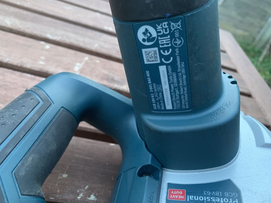 Bosch GCB 18V-63/акумулаторен лентов трион