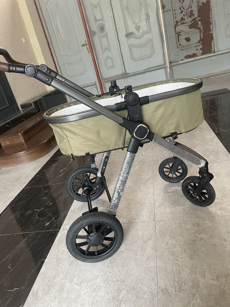 Продается новая детская  коляска
