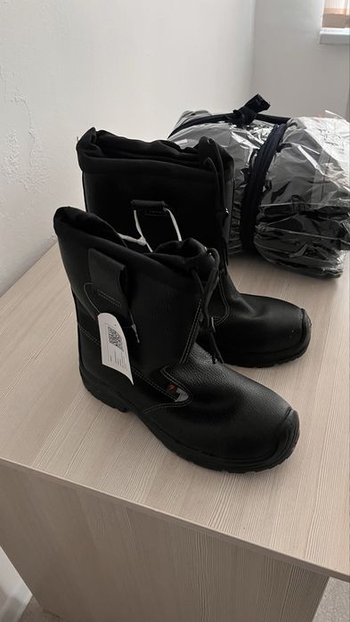 Зимная спец обувь