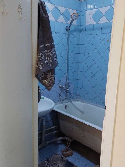 Чилонзор-18 Панель 2/4/9 балкон 1/7 Ориентир Парламент