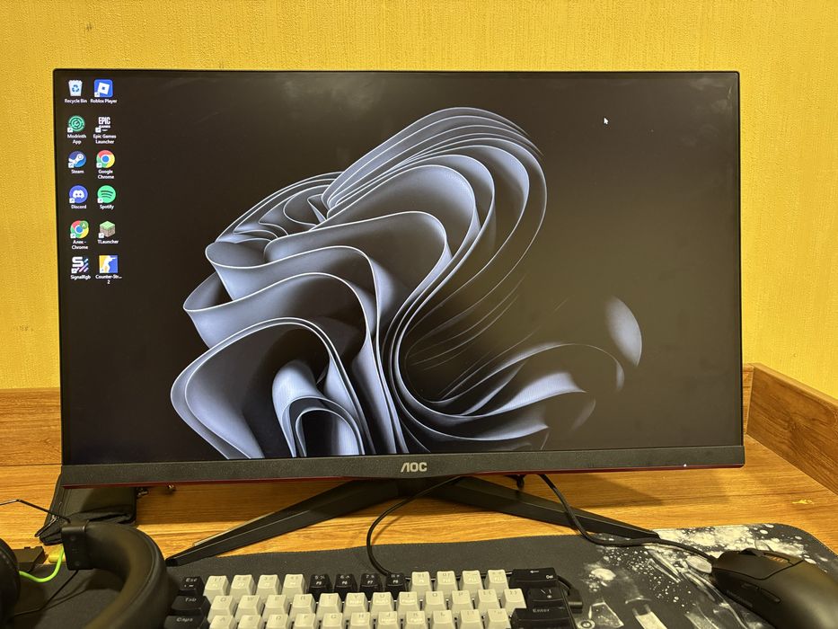 СПЕШНО Монитор AOC с гаранция