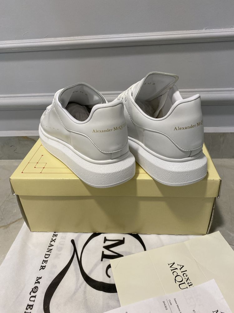 Adidasi McQueen Sneakers