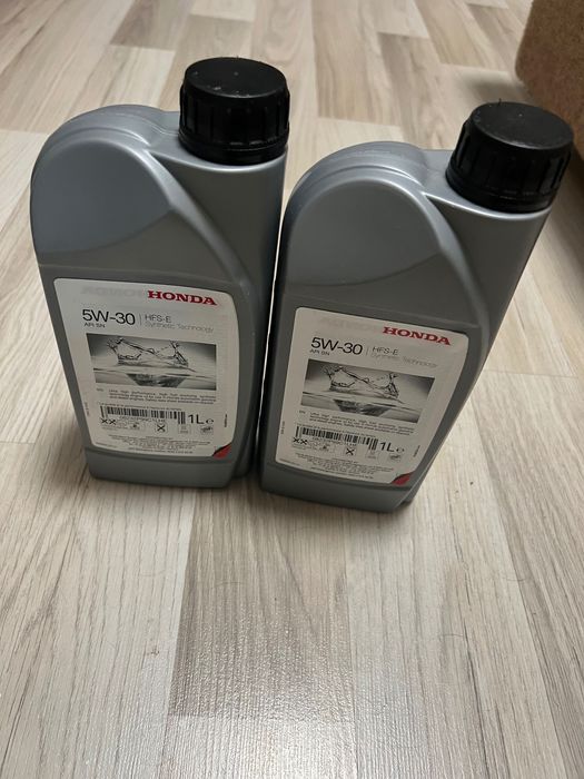 Оригинално двигателно масло ХОНДA 5W30 Honda Engine Oil - 1 литър