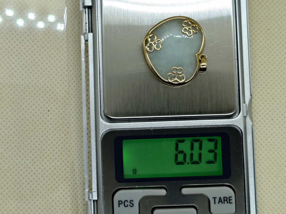 Pandantiv inimă – aur 9K cu jadeit alb-verde