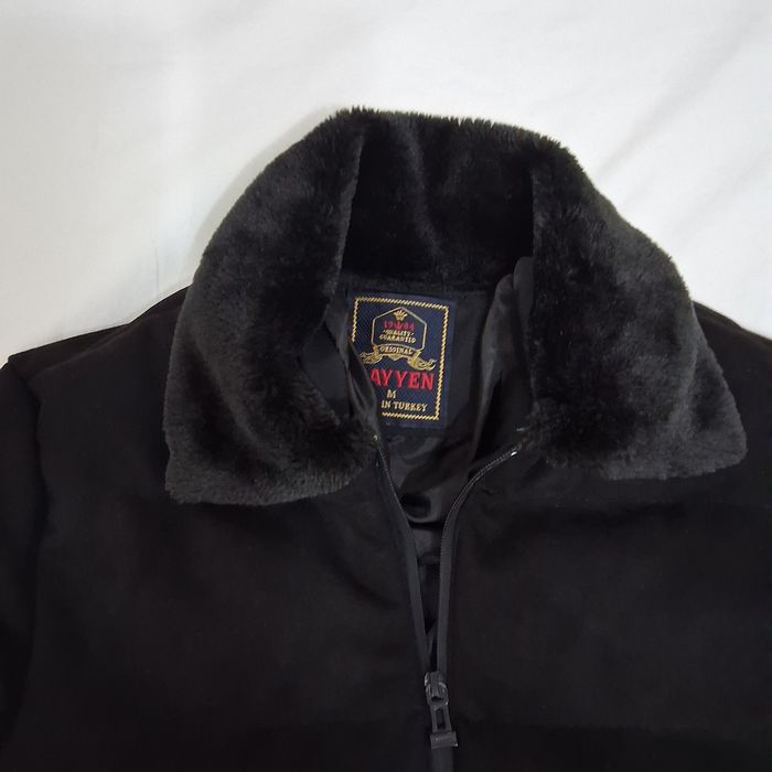 Мъжко черно яке.