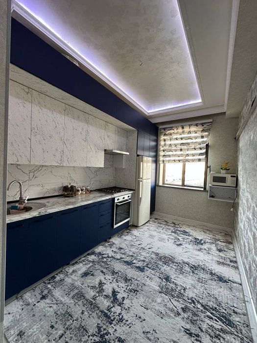 Kvartira sotiladi 72 kv