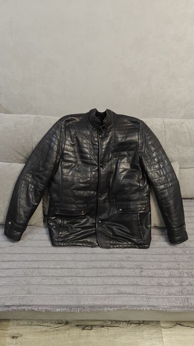 Продам натуральную дубленку в отличном состоянии.