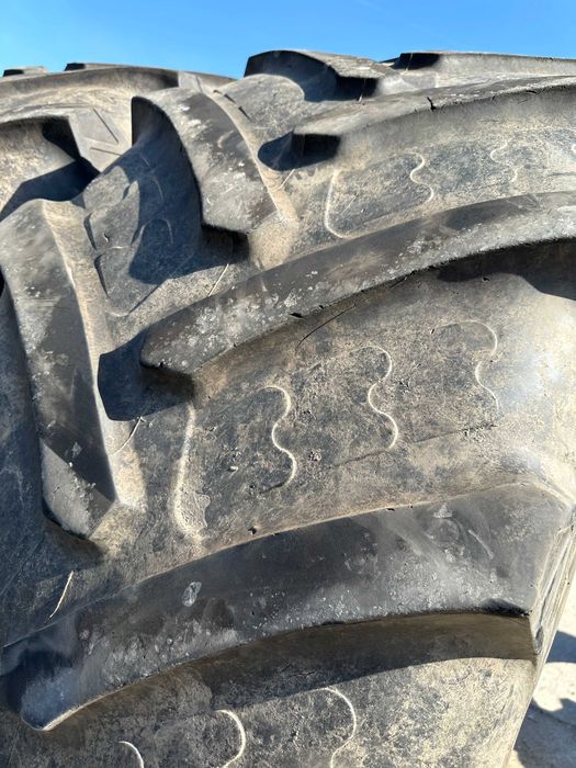 Anvelope de tractor 710.70 R42 BKT