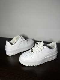 Nike Air Force 1 Sage Low "Triple White dama fete 38