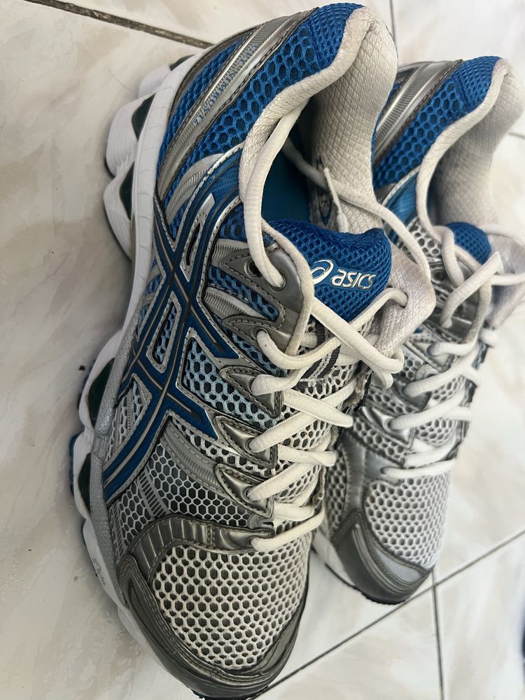 Маратонки: Asics, Puma, Skechers - по 25лв.